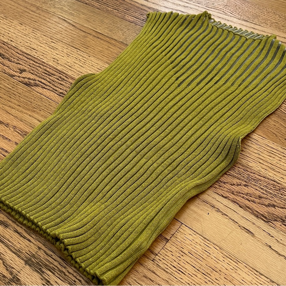 Modern Ribbed & Mesh Knit Tank Top - Picture 3 of 7